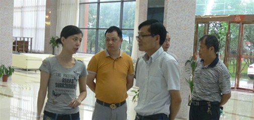 中小企業(yè)服務中心主任考察天助網(wǎng)咸寧總部基地
